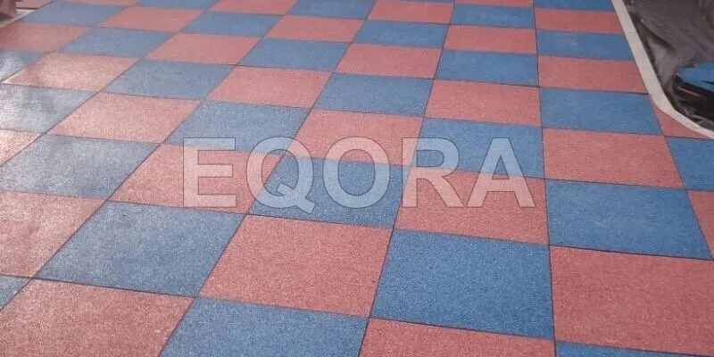 Резиновое покрытие из крошки для автосервисов в Ларьяке