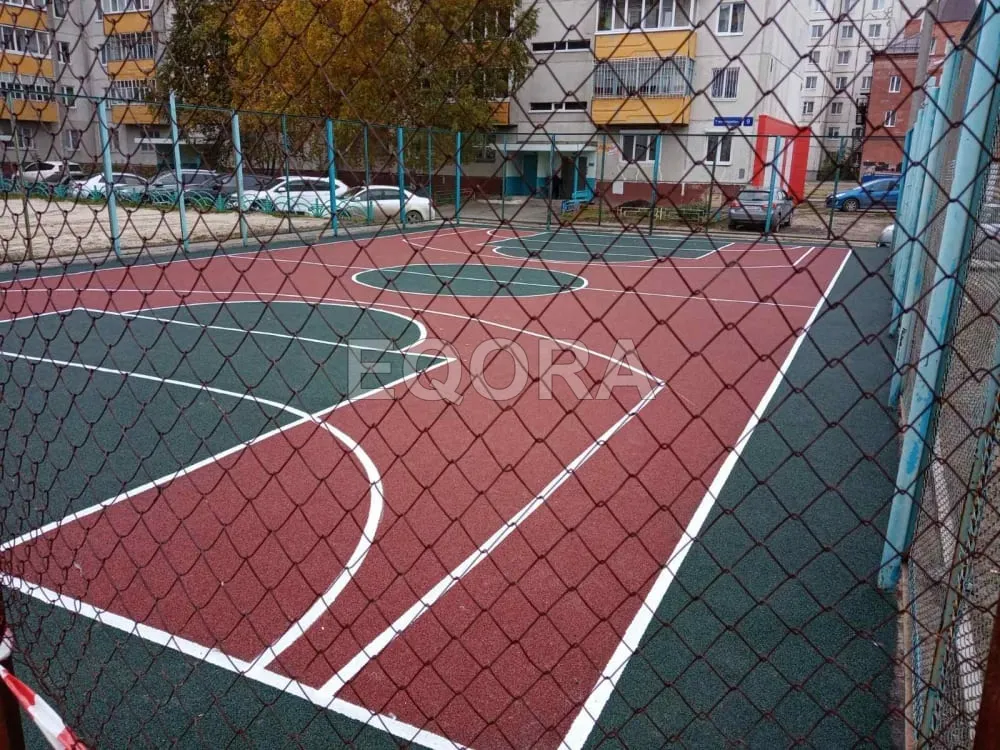 Резиновые покрытия из крошки для спортивных площадок в Ларьяке