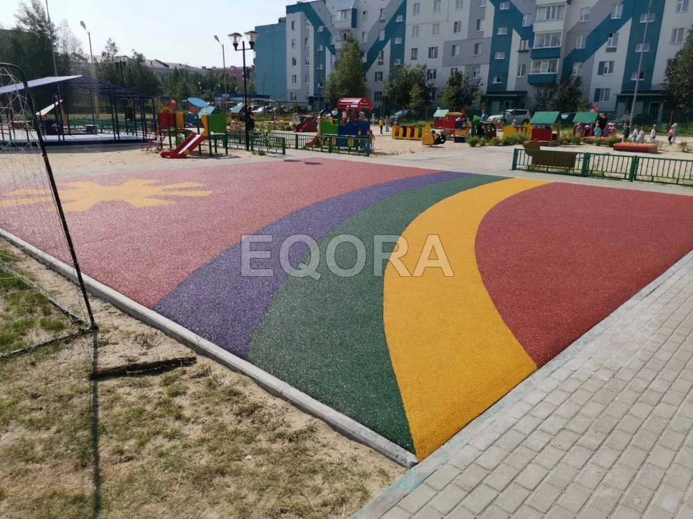 Подходит ли резиновое покрытие для детских площадок в Ларьяке?